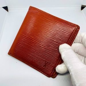 Louis Vuitton Bi fold wallet